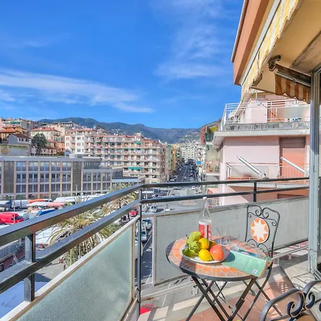 Francia - In Town Center - Happy Apartment *